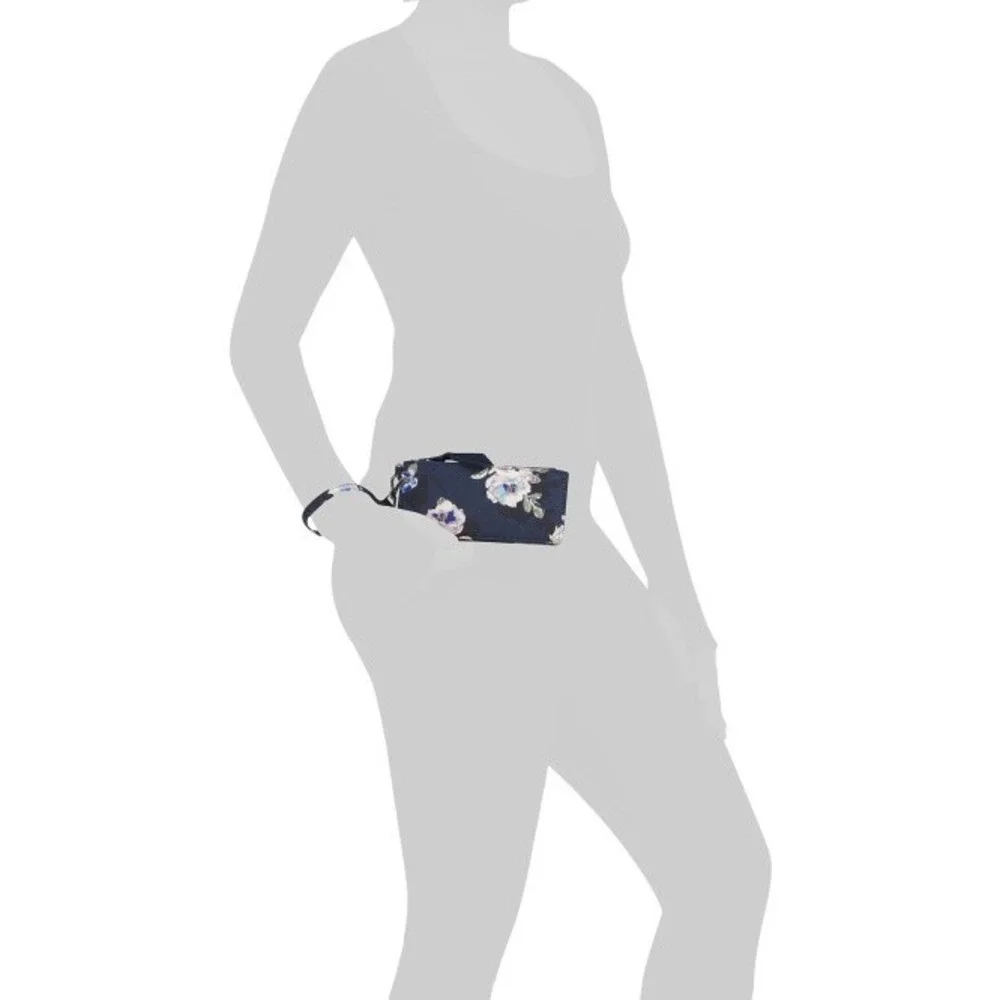 Vera Bradley Quilted Card Case Wristlet Wallet Navy Blue‎ with ID Window